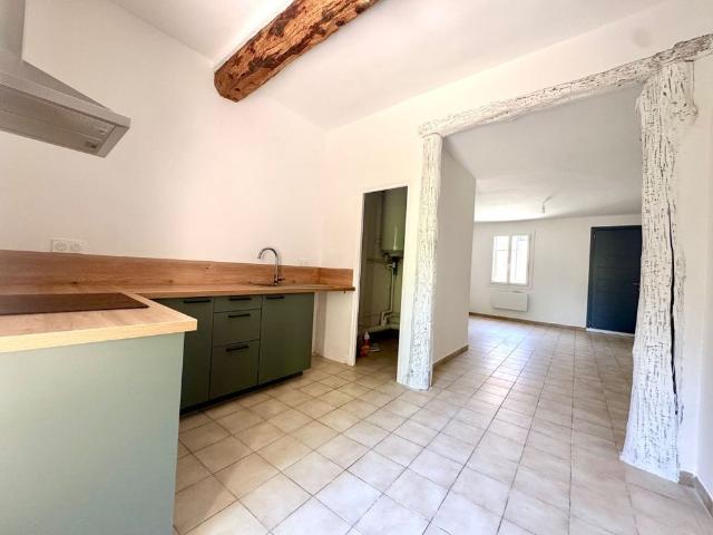 5 MIN VAISON Jolie maison rénovée avec cour