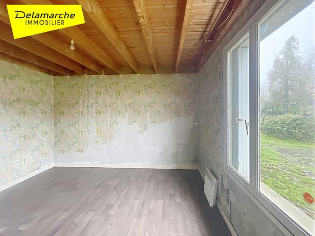 5 min BRECEY 50370 Maison de campagne 4 pièces à vendre à Saint Laurent De Cuves 50670 sur un terrain d'env. 935m2