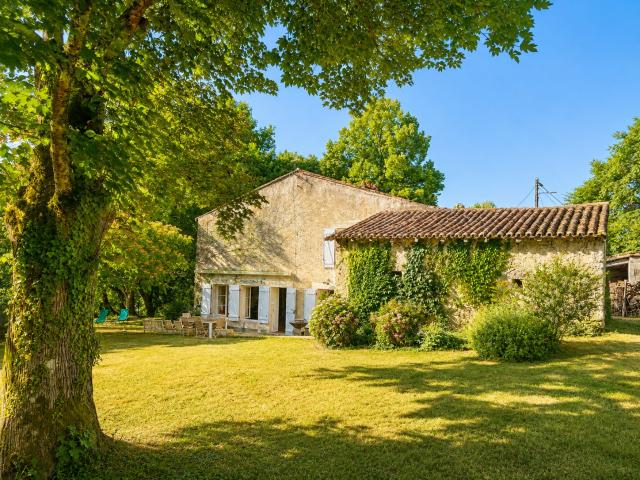 5 min de CHAUVIGNY PROPRIETE DE CHARME AVEC DEPENDANCES et accès rivière
