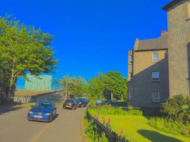 5 Mins Walk from Old Aberdeen & Uni