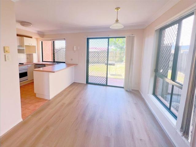 5 MINUTE WALK TO SUNNYBANK HILLS STATE SCHOOL | PRIME LOCATION