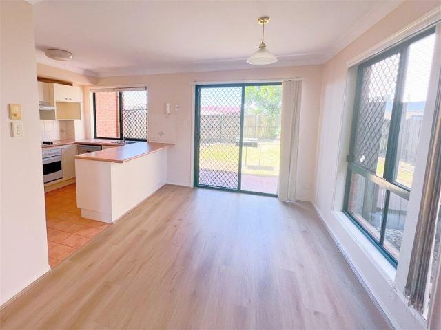 5 MINUTE WALK TO SUNNYBANK HILLS STATE SCHOOL | PRIME LOCATION
