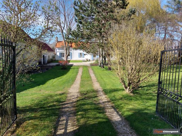5 MINUTES ABBEVILLE RARE PROPRIETE 5 CHAMBRES TRES NOMBREUSES DE