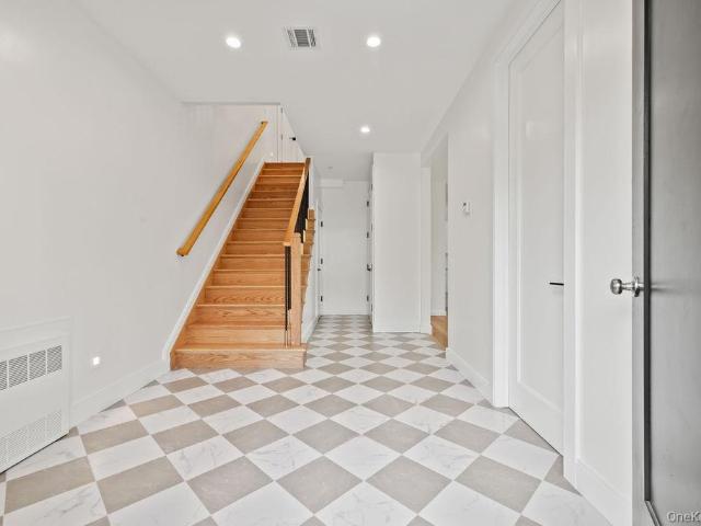 5 Mirror Lake Road 202