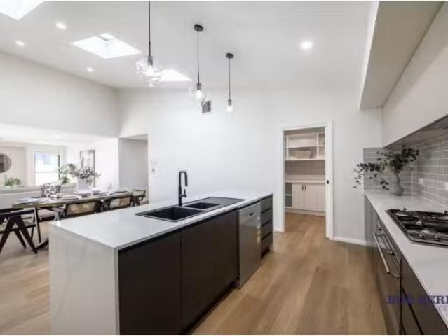 5 Molonglo Crescent, Dubbo House for rent Listed by Lisa Hard.