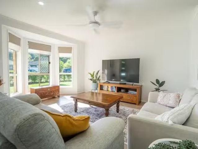 5 Mollys Place, Currumbin Waters, QLD 4223