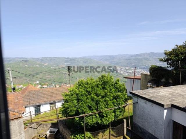 5 Moradias + Terreno em Loureiro Peso da Régua