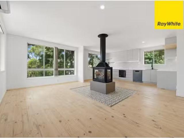 5 Newbery Crescent, PAGE House for rent Listed by Octavia Wha.