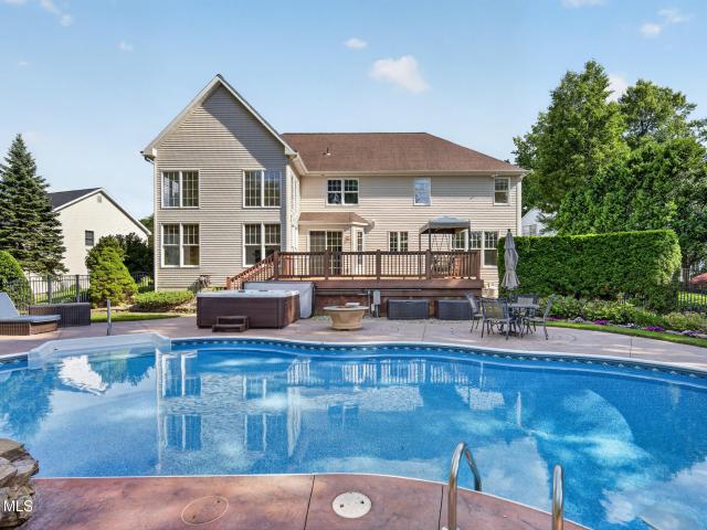 5 Overlook Court