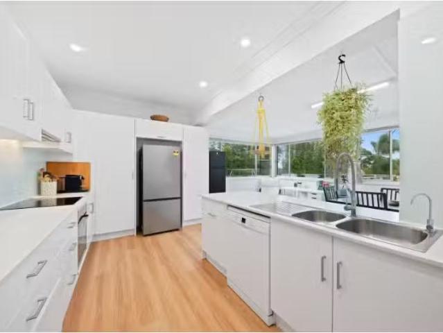 5 Oxley Street, Lalor Park House for rent Listed by Kayla Pri.