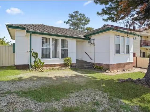 5 Oliphant Street, Mount Pritchard House for rent Listed by L.