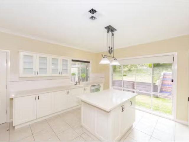 5 Athlone Way, MARYLAND House for rent Listed by Love Rentals.