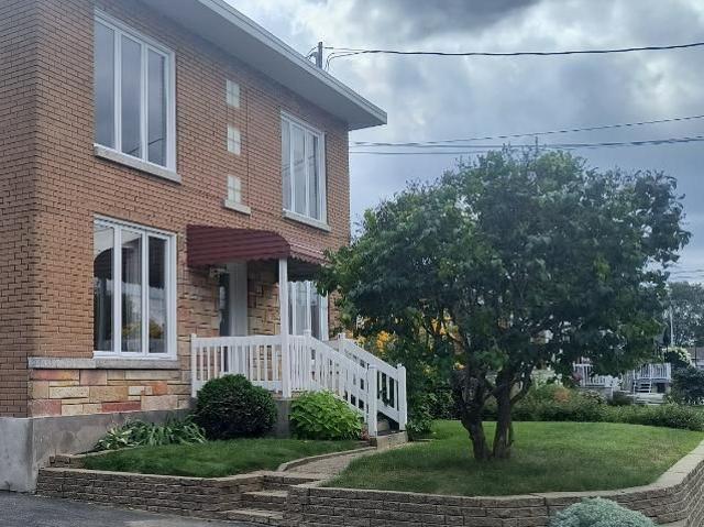 *5½ À LOUER – SHAWINIGAN SUD – DUPLEX – CHAUFFÉ – 1 300 $/MOIS