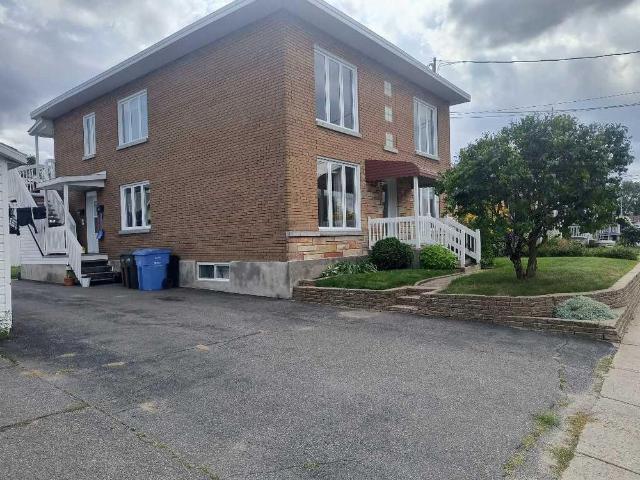 *5½ À LOUER – SHAWINIGAN SUD – DUPLEX – CHAUFFÉ – 1 300 $/MOIS