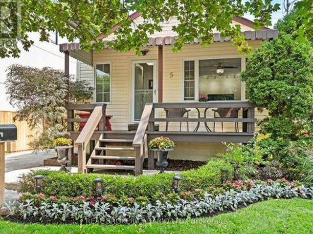 5 Acorn Avenue, Toronto, ON, M9B 3P7 house for sale | Listing ID W13815 | Royal LePage