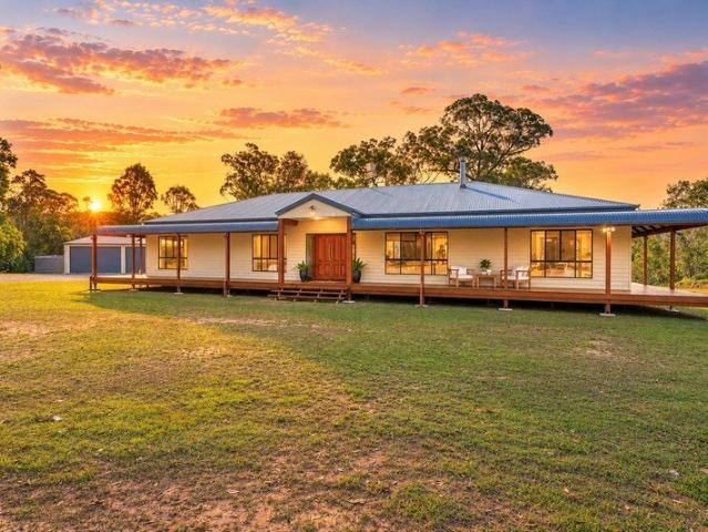 5 ACRES OF MODERN HOMESTEAD PERFECTION