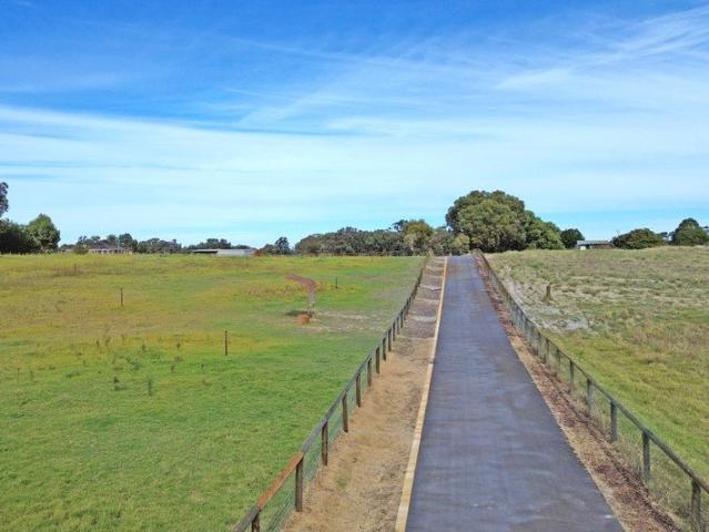 5 Acres in cul de sac location