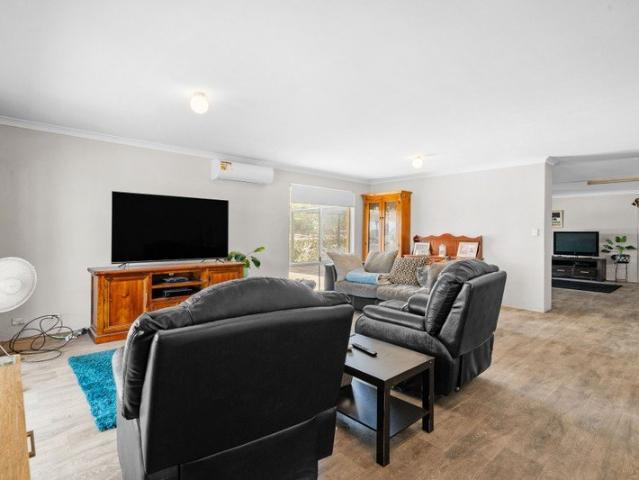 5 ACRES,TWO HOMES,KENNEL ZONE