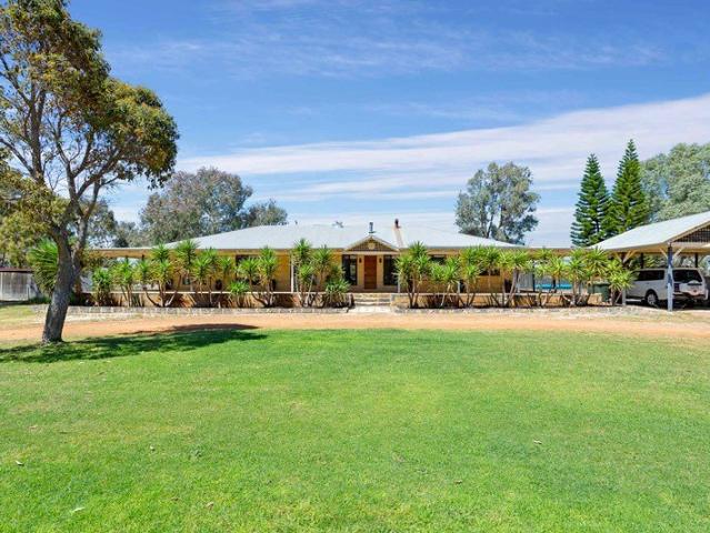 5 Acres, 4x2 House