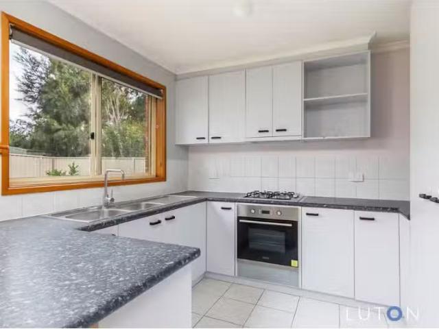 5 Akma Place, Ngunnawal House for rent Listed by Suja Uprety.