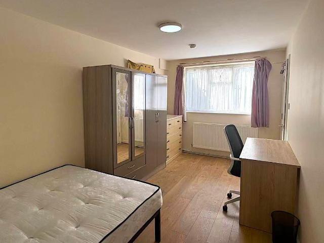 5 Aldrin Way, Coventry CV4, 1 bed flat to rent, £1,105 pcm | PrimeLocation
