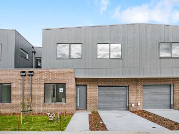 5 All Spice Wy, Cranbourne East VIC 3977 Townhouse For Rent | Domain