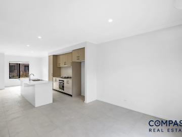 5 All Spice Wy, Cranbourne East VIC 3977 Townhouse For Rent | Domain