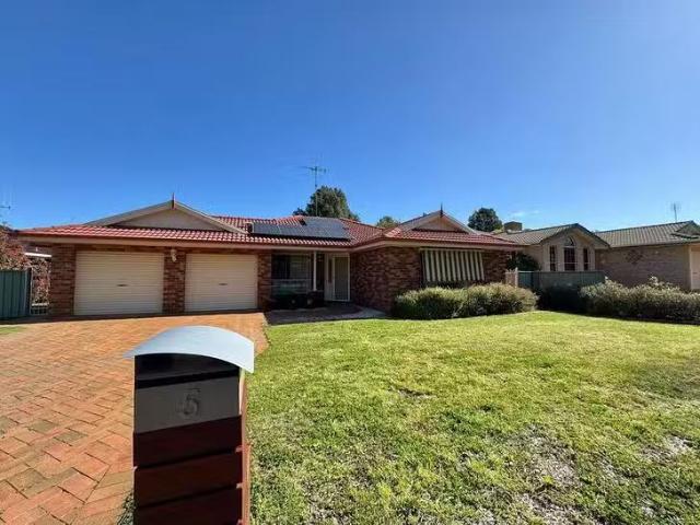 5 Angeleish Avenue, Parkes, NSW 2870