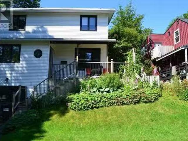5 Appledore Place, St. John'S, NL, A1B 2W8 house for sale L.
