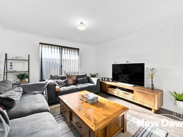 5 Arledge Way, Aveley A Stunning Family Home