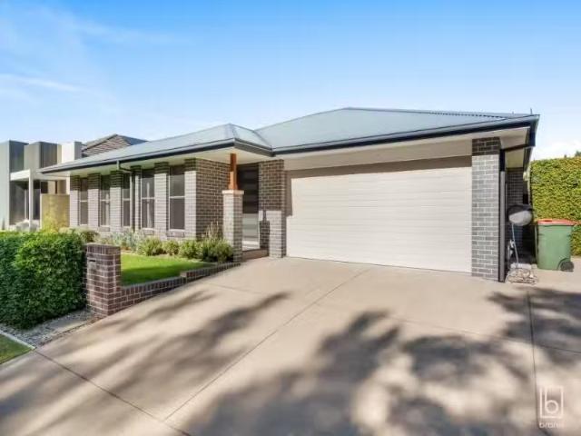 5 Ashbrook Street, WOONGARRAH House for rent Listed by Craig.