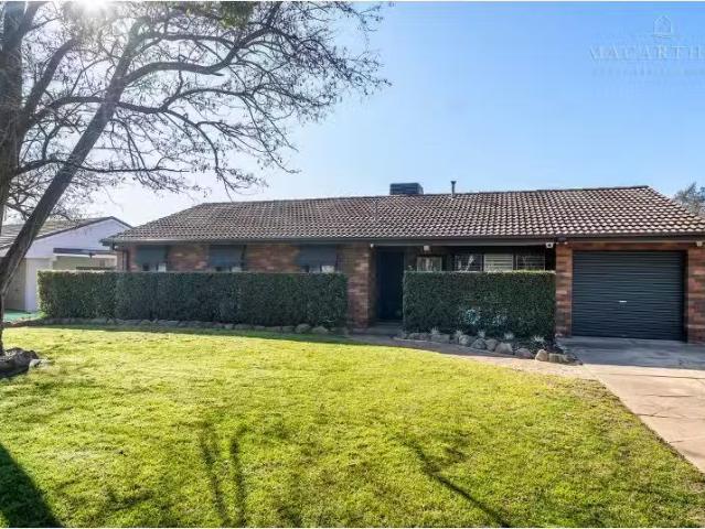 5 Bandera Avenue, Glenfield Park House for rent Listed by Lea.