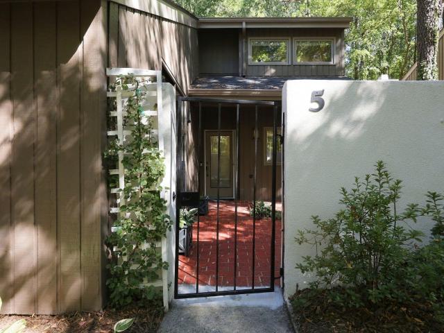 5 Banstead Place