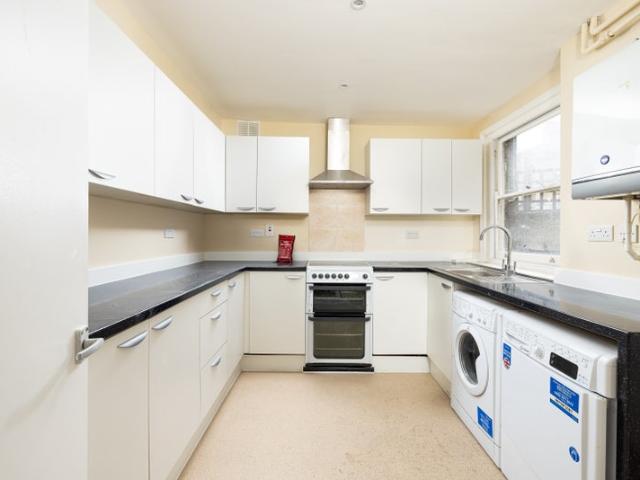 5 Bed/2 Bath/Patio House in Elephant & Castle.SE11