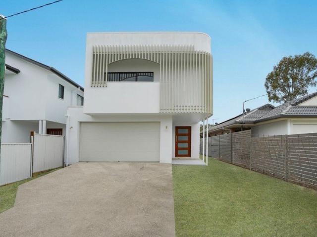 5 Bed 4 Bath Newly Built House