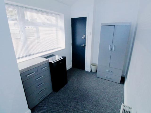 5 Bed 1 Bath
