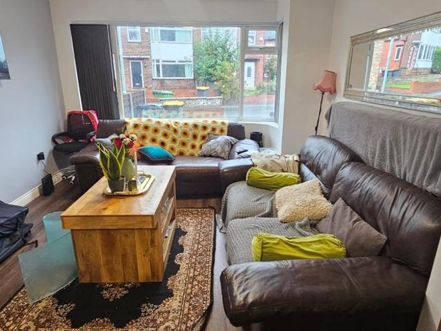 5 Bed 21 Ash Crescent, Headingley, Leeds LS6 3LE Student