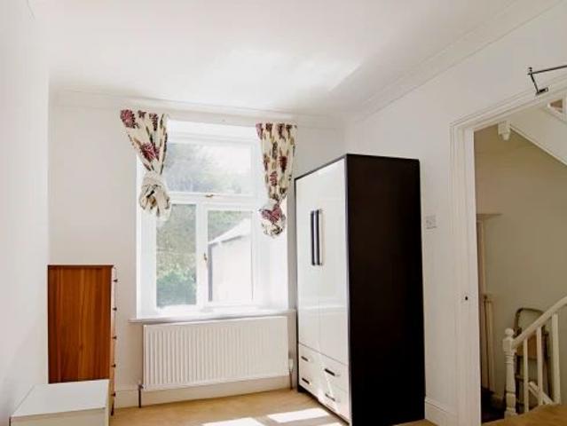 5 Bed 2 Bath