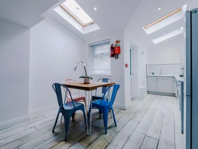 5 Bed 2 Bath