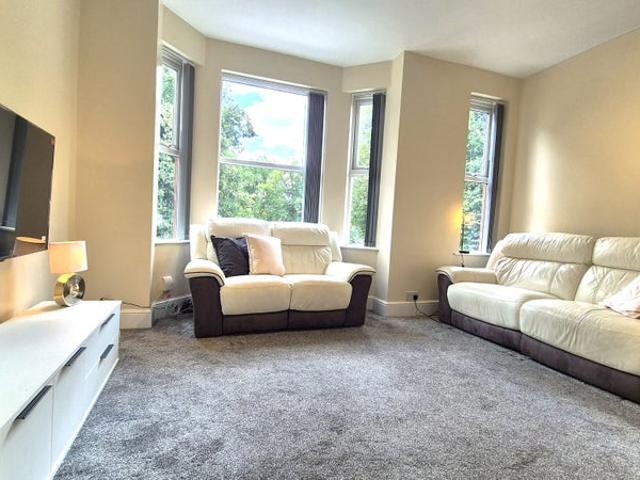5 Bed, 3 Storey House Share