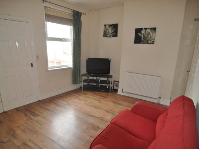 5 bed Terraced To Let