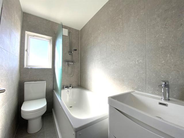 5 bed terraced house to rent in wakemans hill avenue, london, nw9