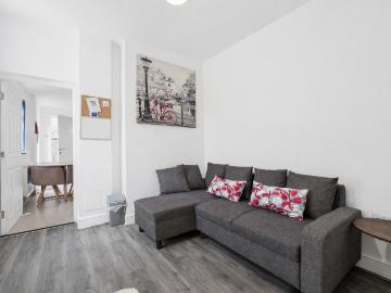 5 Bed Terraced House to rent