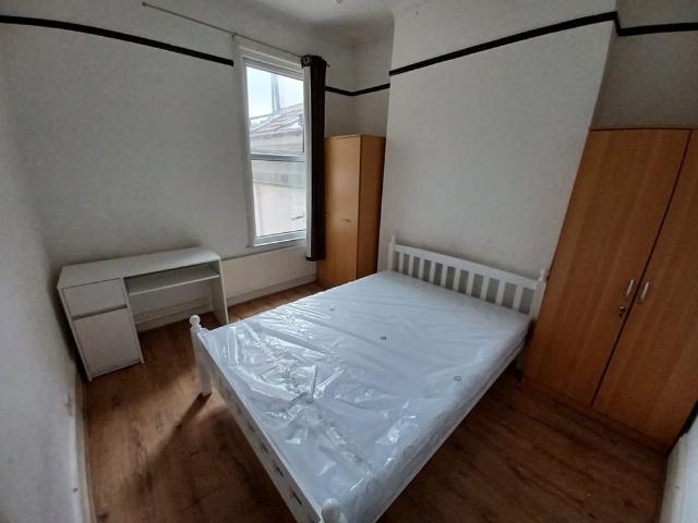 5 Bed Terraced House, Ham Park Road, E15