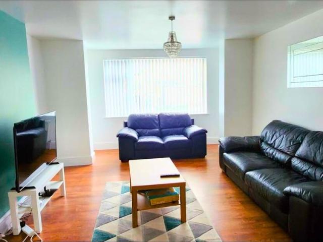 5 Bed Terraced House, Holland Place, S2