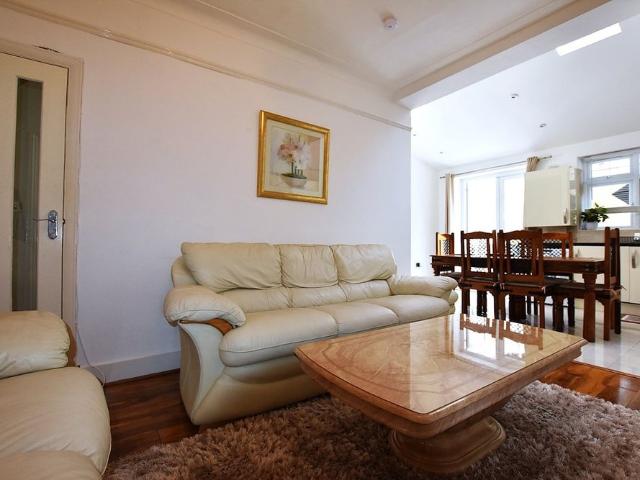 5 Bed Terraced House, Hythe Road, CR7