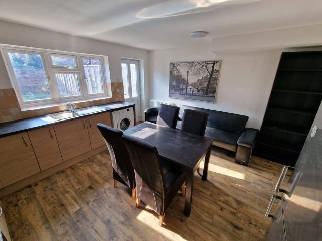 5 Bed Terraced House, Maryland Road, E15