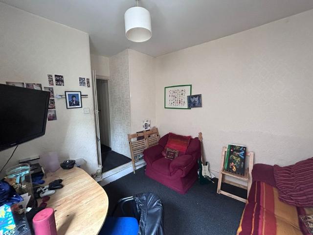 5 Bed Terraced House, Stanbury Avenue, BS16