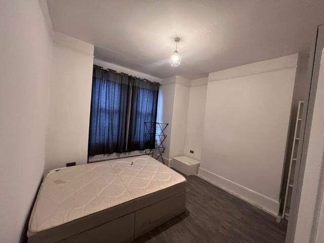 5 Bed Terraced House, Stanhope Gardens, N4