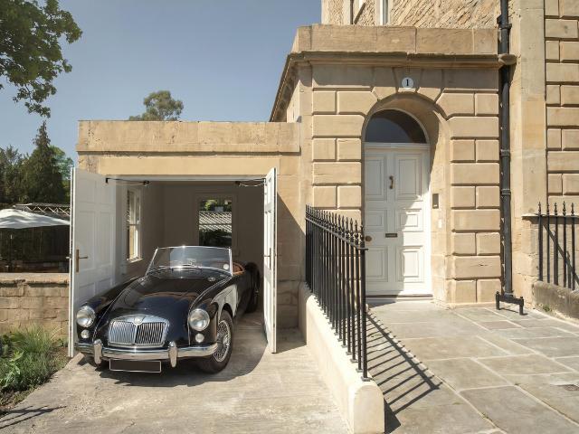 5 bed Town House To Let
